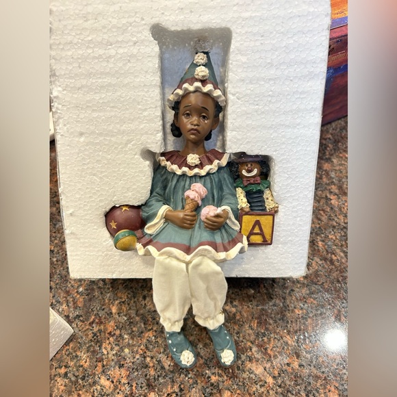 Vintage Daddy’s Figurines & Keepsakes “Kelly” - Picture 1 of 7